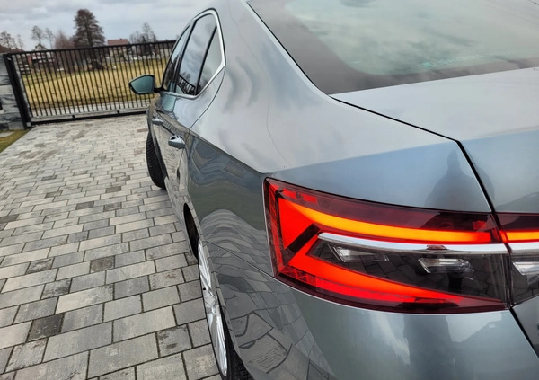 Skoda Superb cena 94000 przebieg: 166000, rok produkcji 2020 z Wałcz małe 497